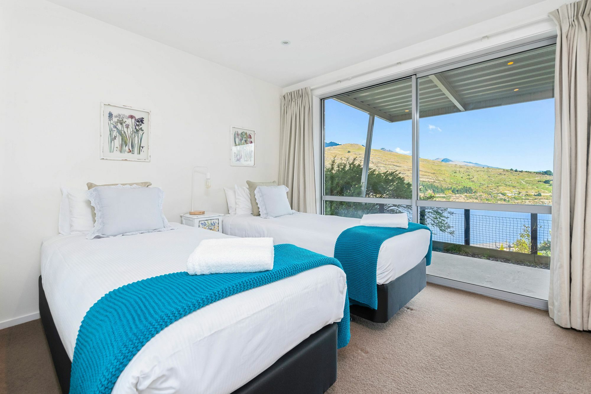 Contemporary Hilltop Abode ควีนส์ทาวน์ ภายนอก รูปภาพ